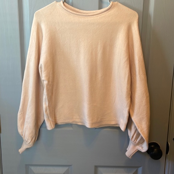 Cupshe Tops - Cupshe crop sweater